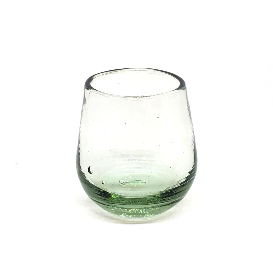 Novedades / Poly Transparente (Juego de 6) / Nuestros vasos transparentes son fabricados uno por uno a base de vidrio reciclado, haciéndolos obras de arte únicas.